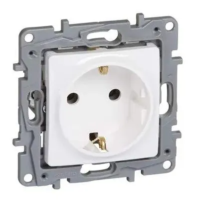 Legrand 764539 NILOE Розетка 2К+З 16А Белый